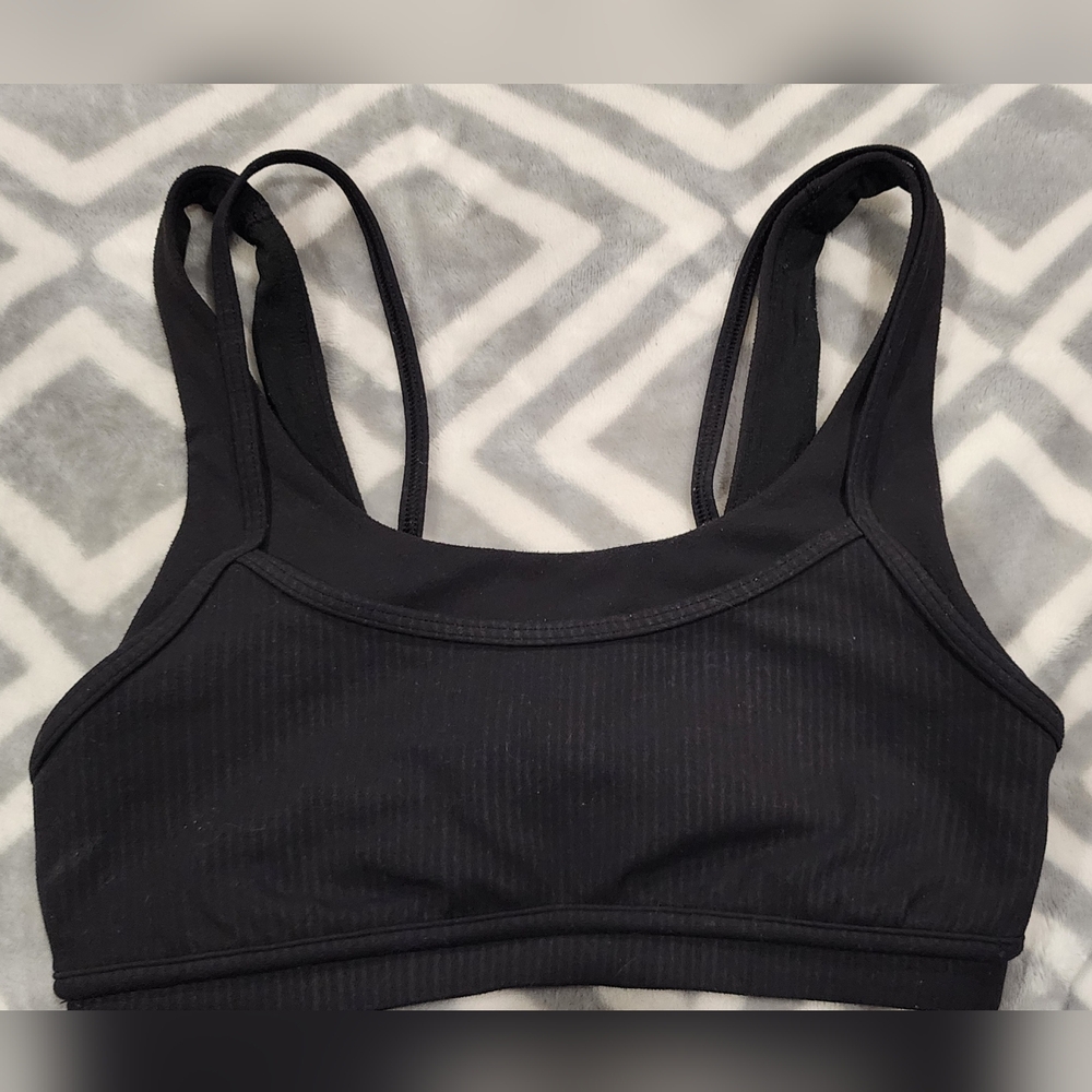 Lululemon sports bra
